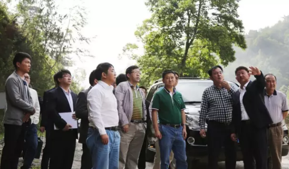 轉型提效促發(fā)展 天上草原譜宏圖——云南省農業(yè)廳、草地動物科學研究院領導、專家蒞臨恒益集團進行調研